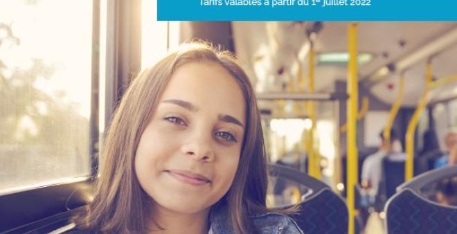 Affiche du guide scolaire Ondéa Grand Lac avec une jeune fille assise dans un bus